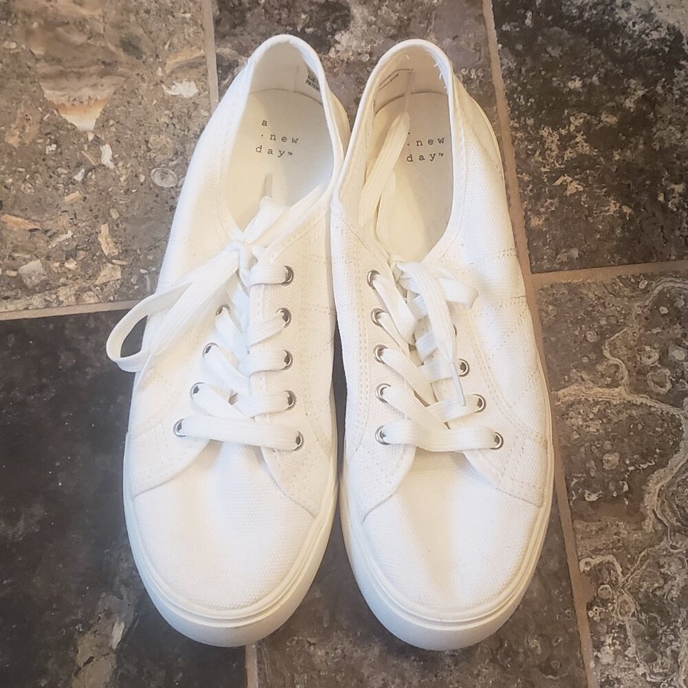 A New Day White Canvas Sneakers, Size 10 - Picture 5 of 8
